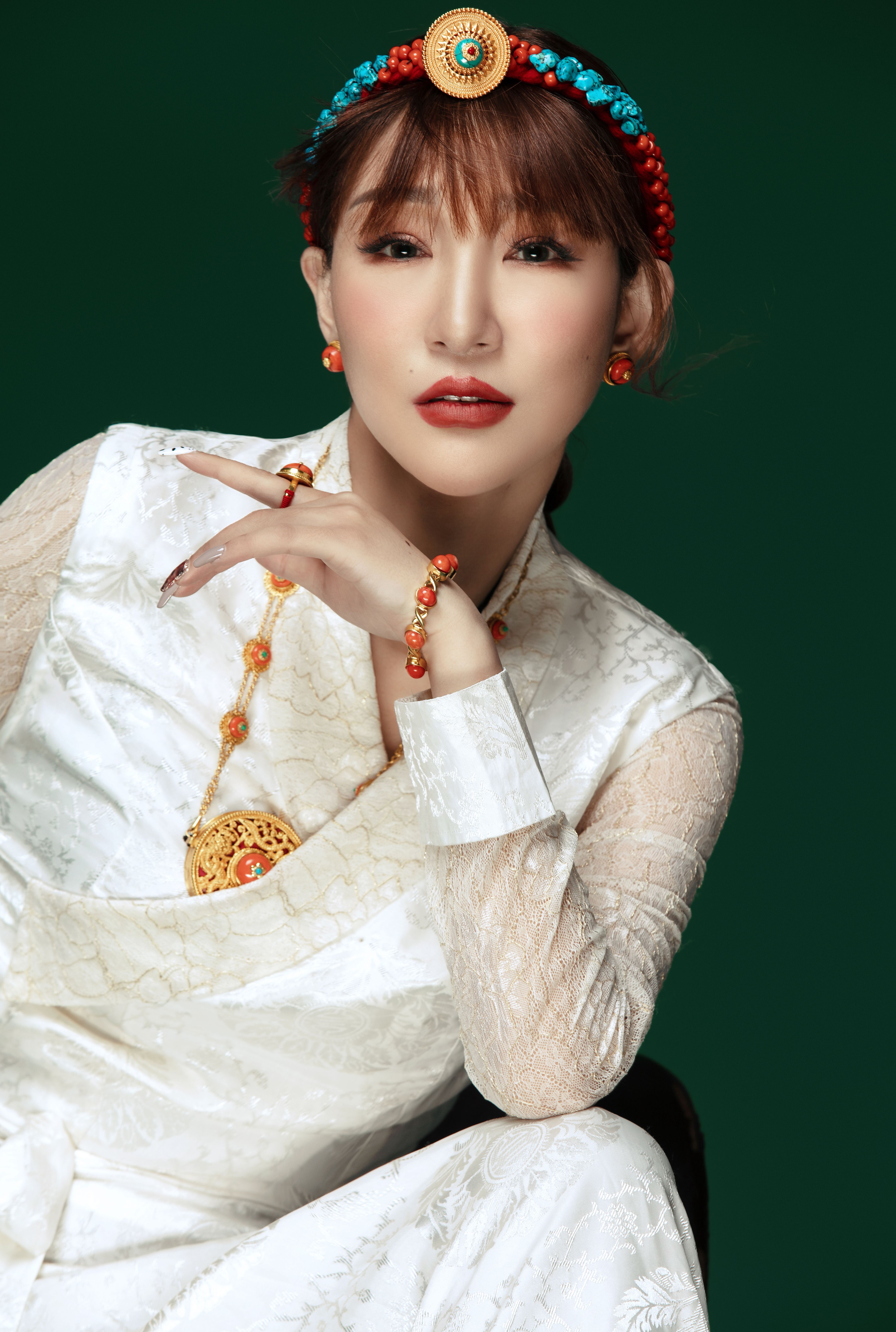 少数民族女歌手,少数民族女歌手乌兰图雅