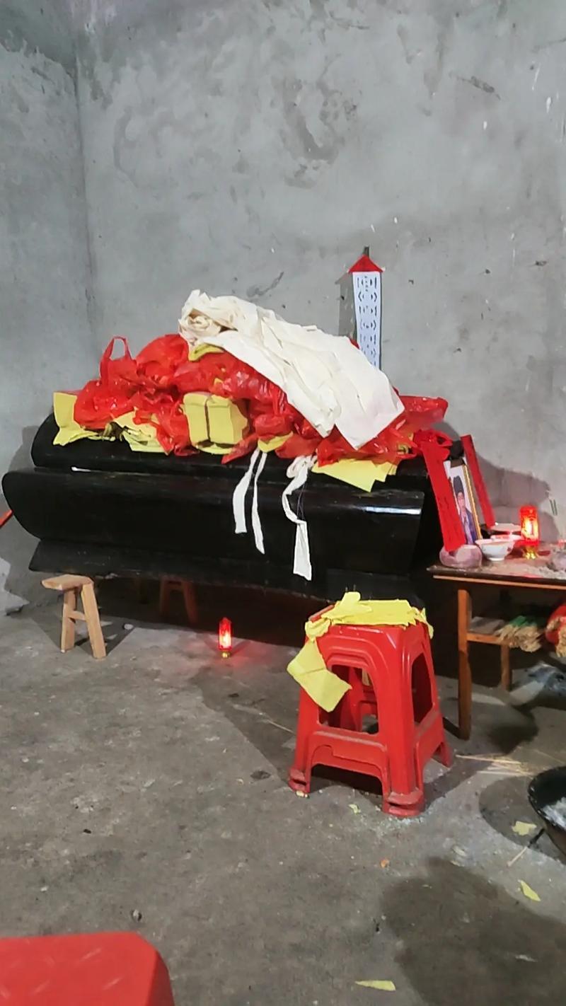 江西多地抢棺砸棺,江西省抢棺材事件处理