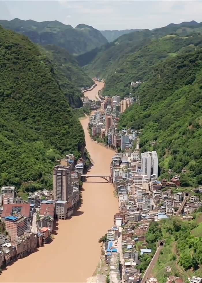 云南最富裕十大县城,云南最富的县和最穷的县