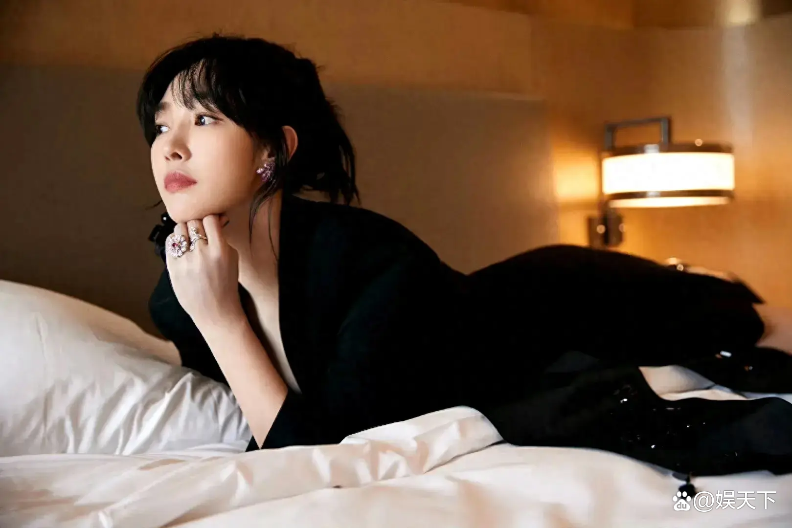 白百合一阳指,白百何的一指禅原图