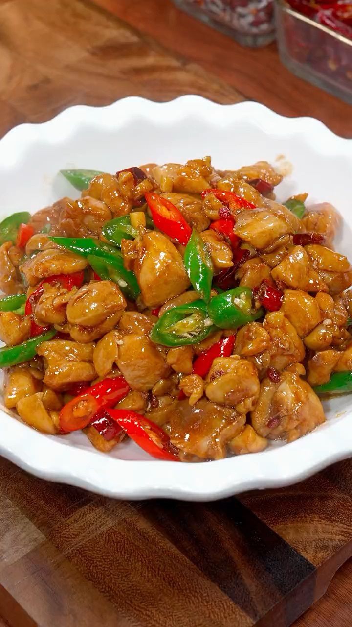 炒鸡腿肉的家常做法,辣子炒鸡腿肉的家常做法
