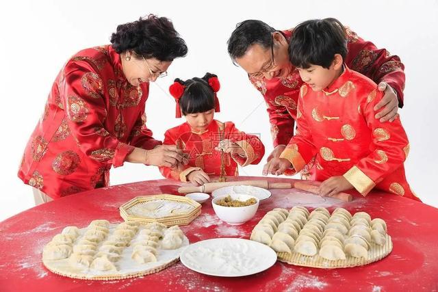 春节包饺子,春节包饺子的寓意和象征