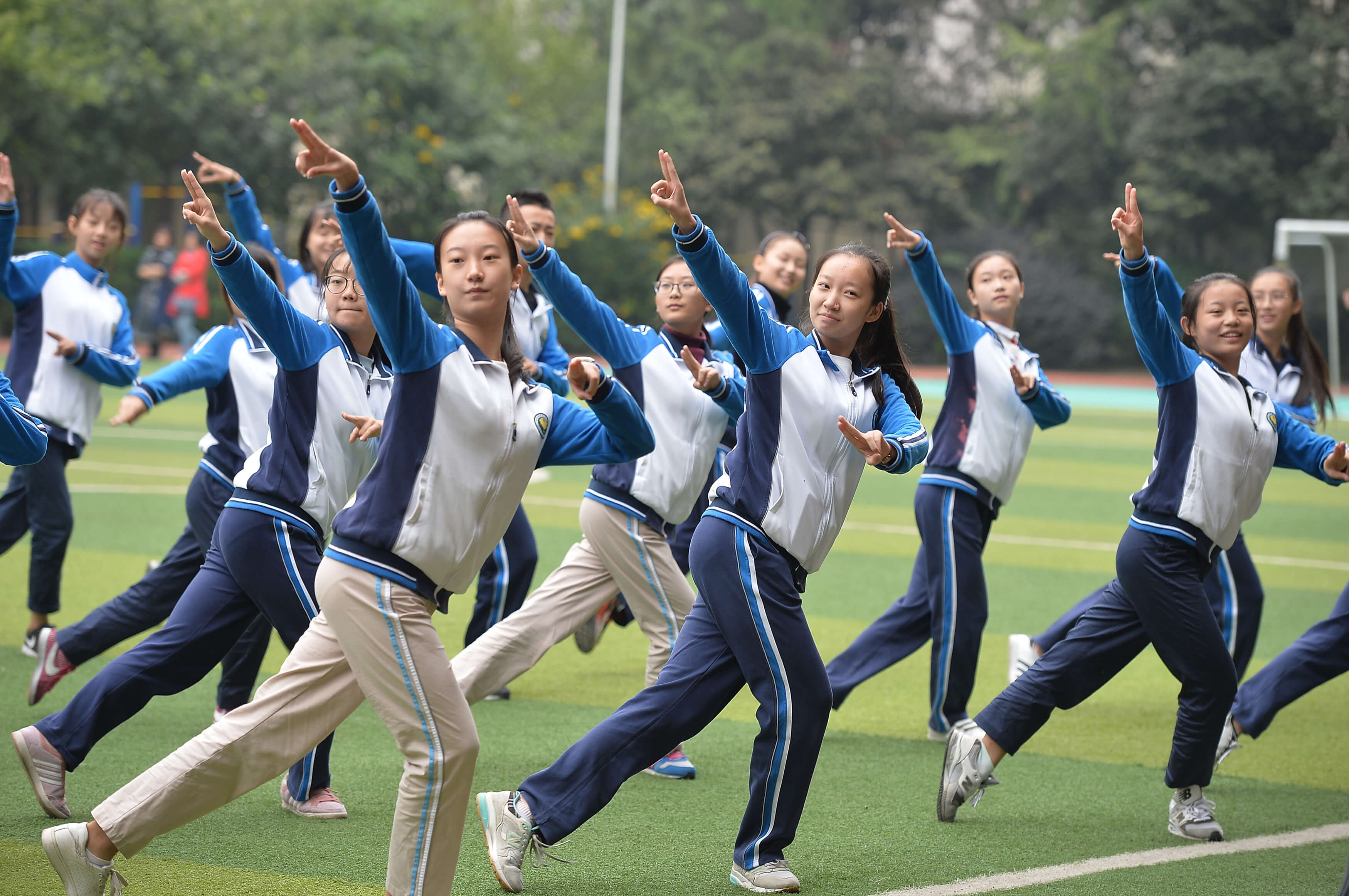 中学生广播体操舞动青春,中学生广播体操舞动青春音乐