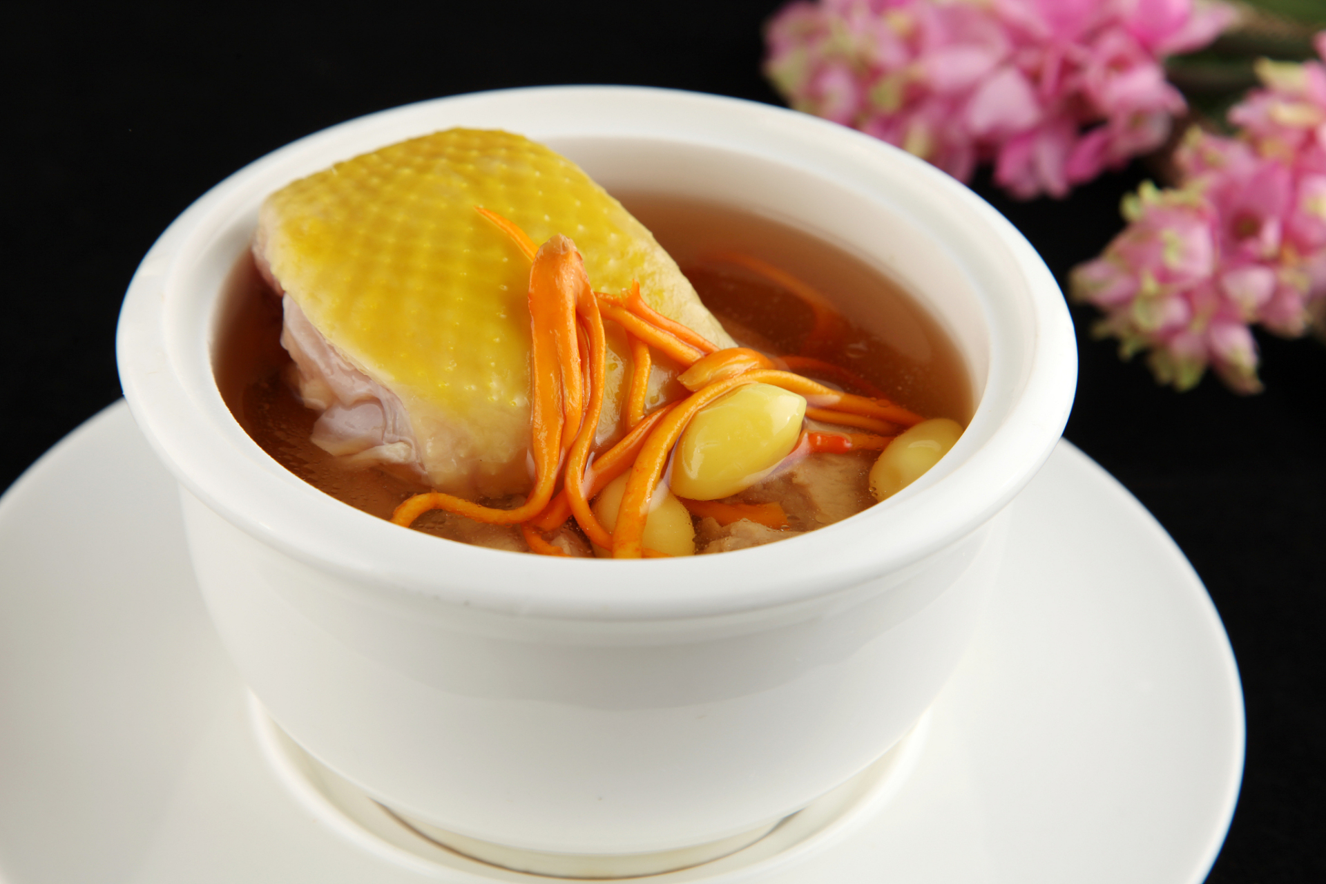 水鸭跟什么煲汤最佳,水鸭煲什么汤滋阴祛湿