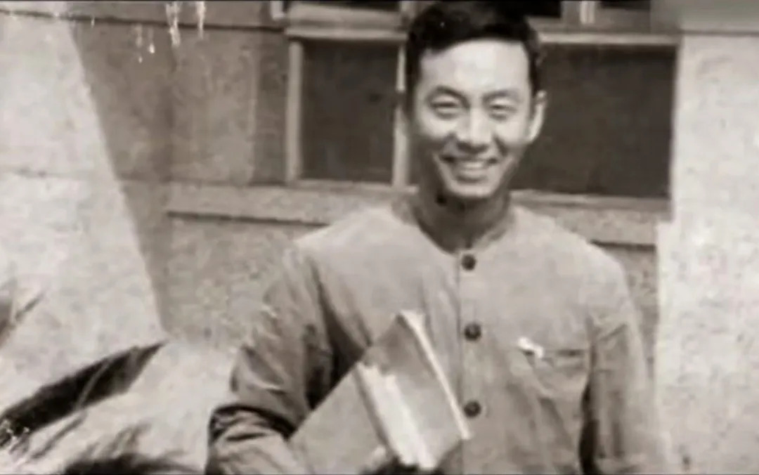 胡的母亲李文瑞的简单介绍