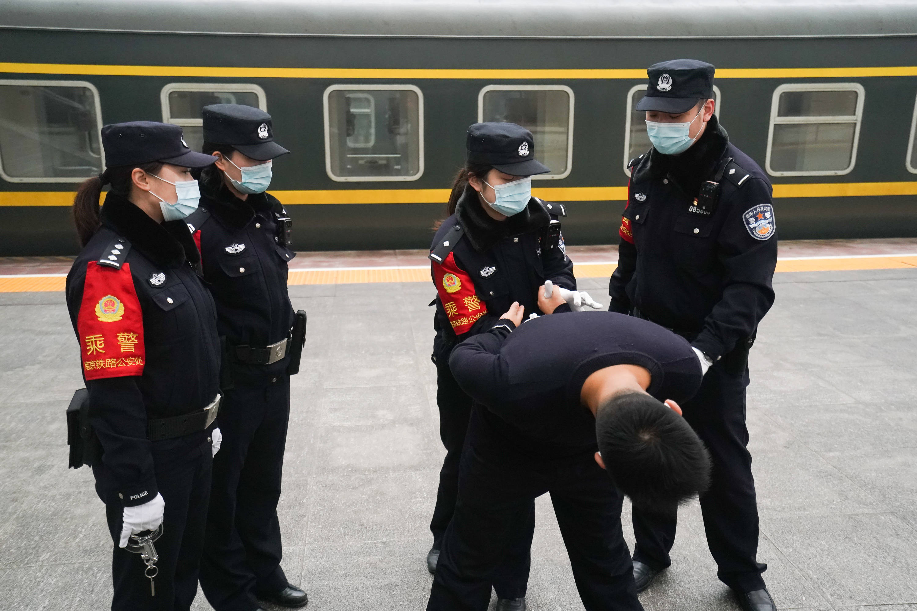 乘警,乘警属于公安还是铁路
