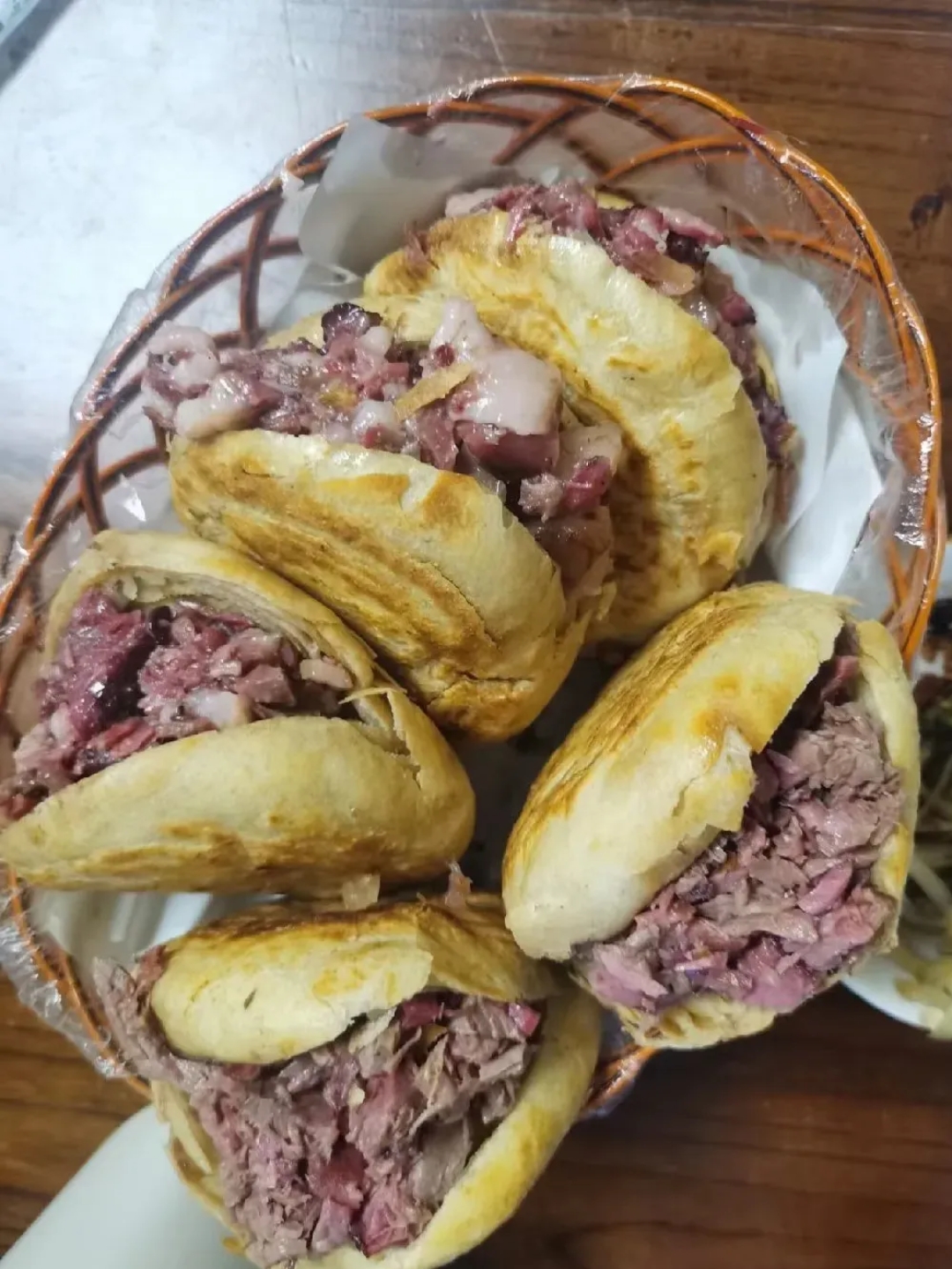 驴肉火烧是哪里的特产,驴肉火烧是哪里的特产小吃