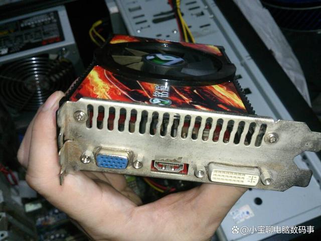 电脑主机亮显示器不亮,电脑主机亮显示器不亮什么原因