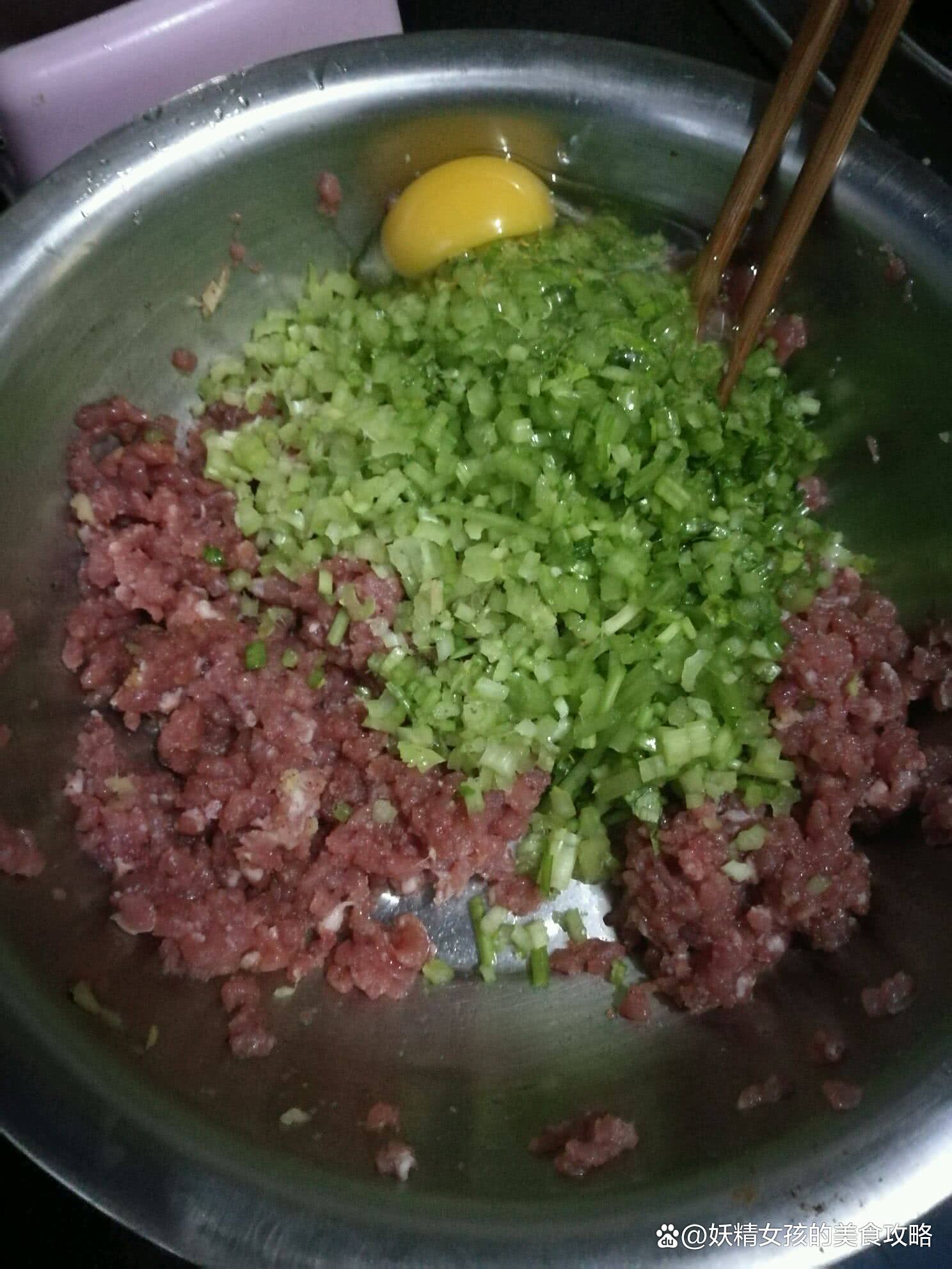 牛肉饺子馅配什么蔬菜,牛肉饺子最佳搭配蔬菜
