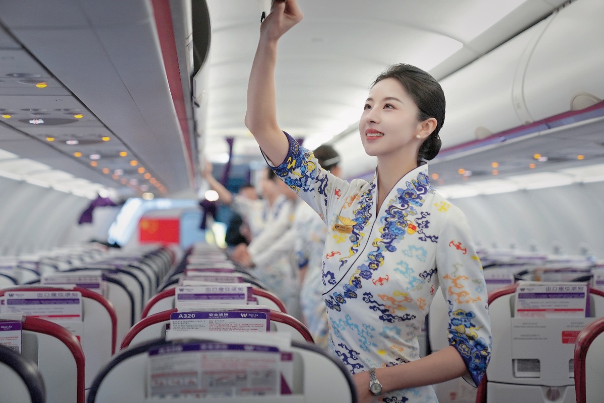 海航的空姐漂亮吗,海航航空公司的空姐