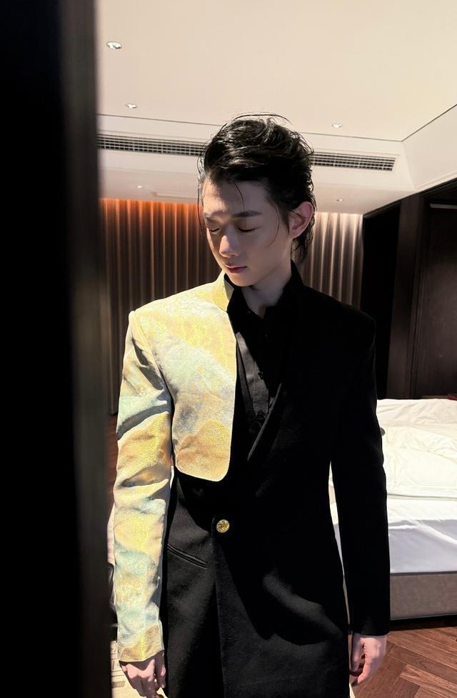 霍尊的父亲,火风的儿子为啥姓霍