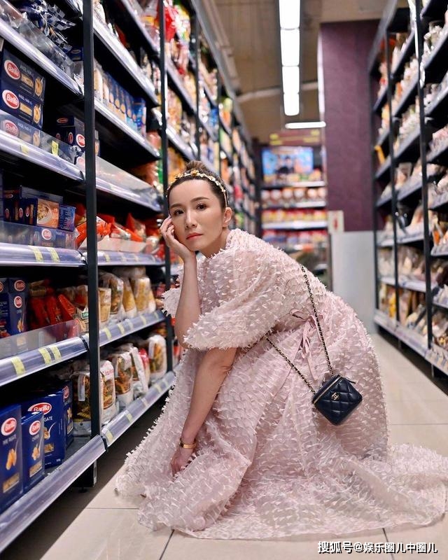 胡蓓蔚,胡蓓蔚战争独唱