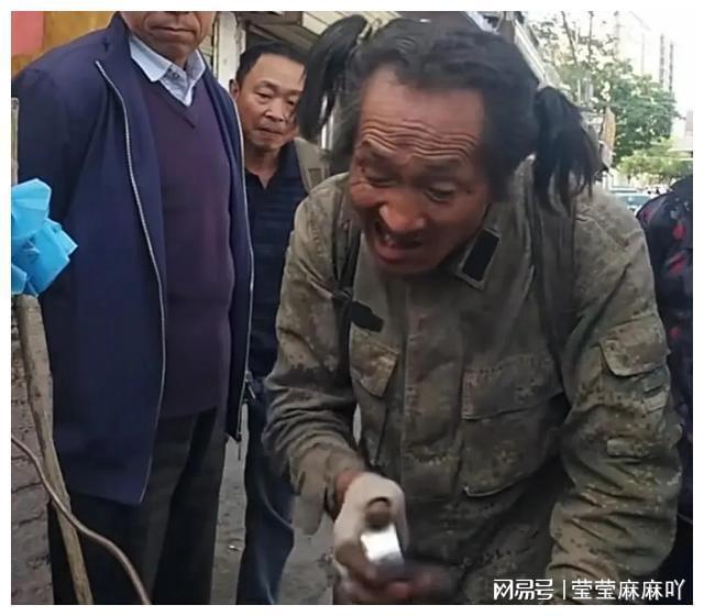 棋王邓有帮简历,棋王邓有帮年轻时照片