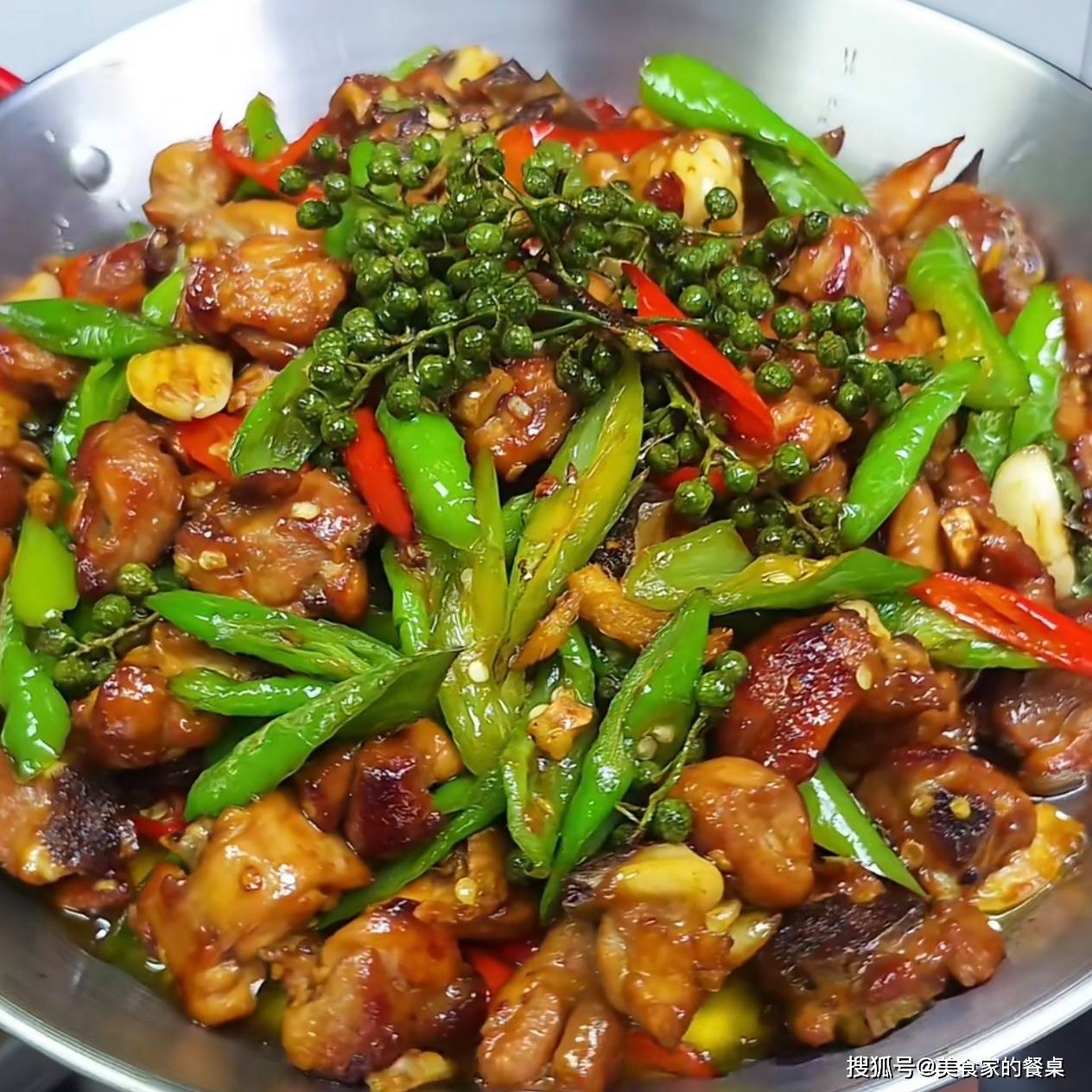 鲜嫩多汁,鲜嫩多汁意思