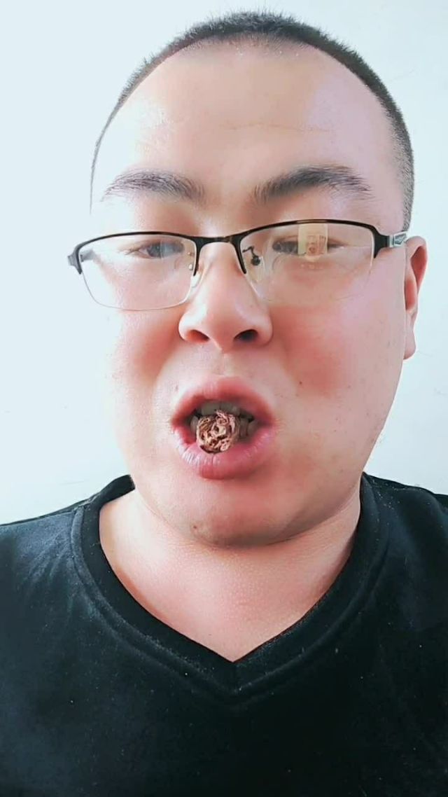 吃槟榔烂嘴巴图片,槟榔吃多了嘴巴图片