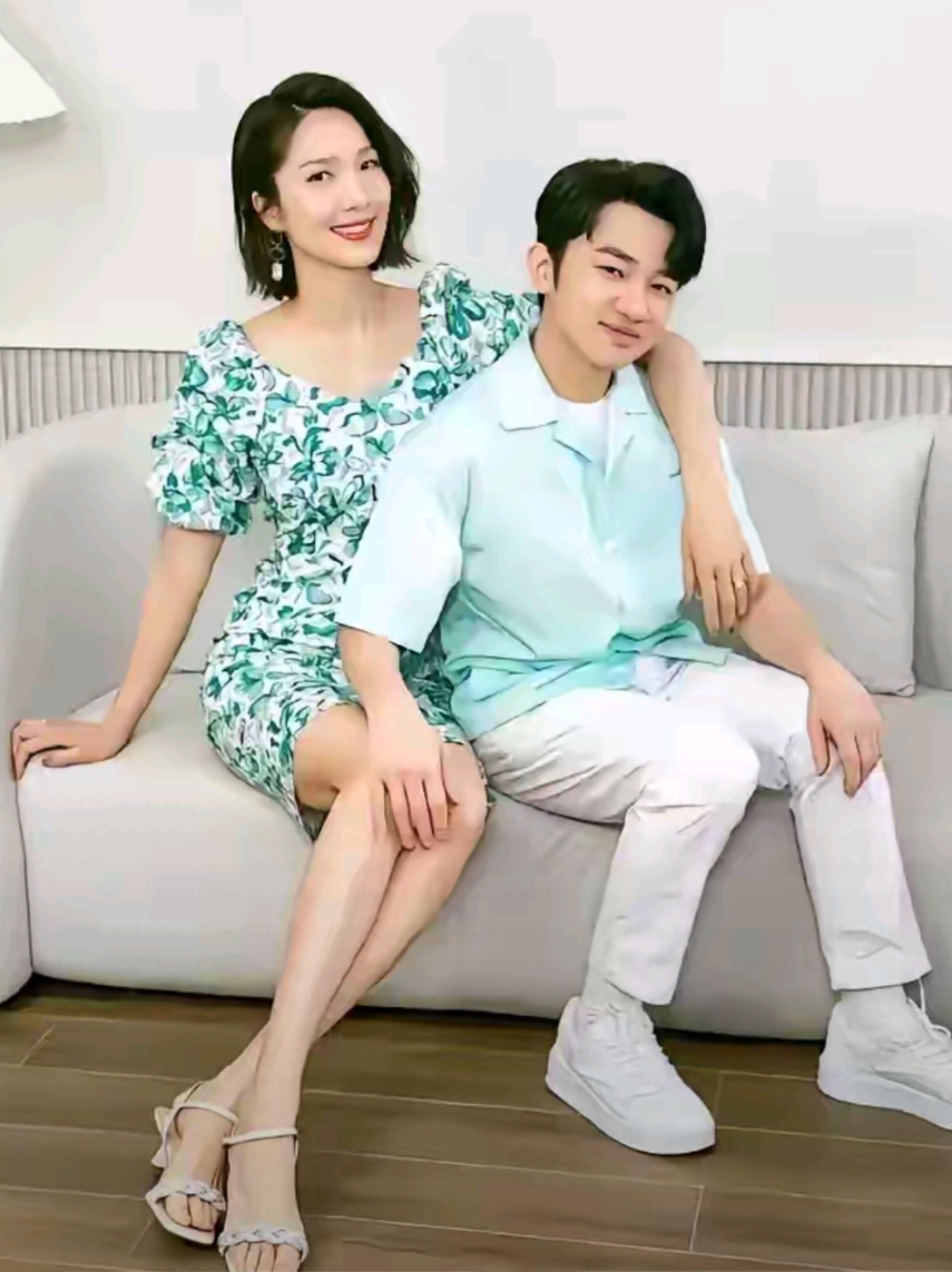 王祖蓝为老婆庆生,王祖蓝宣布老婆怀孕