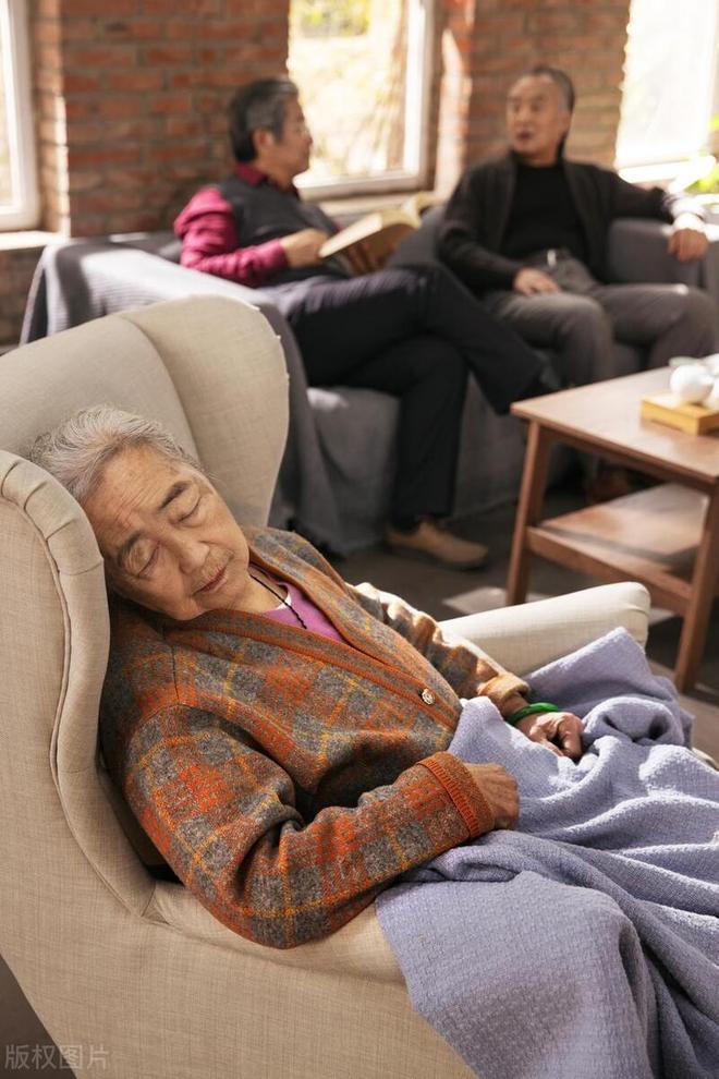 强势老人是家庭的灾难,老人强势给家庭带来的灾难