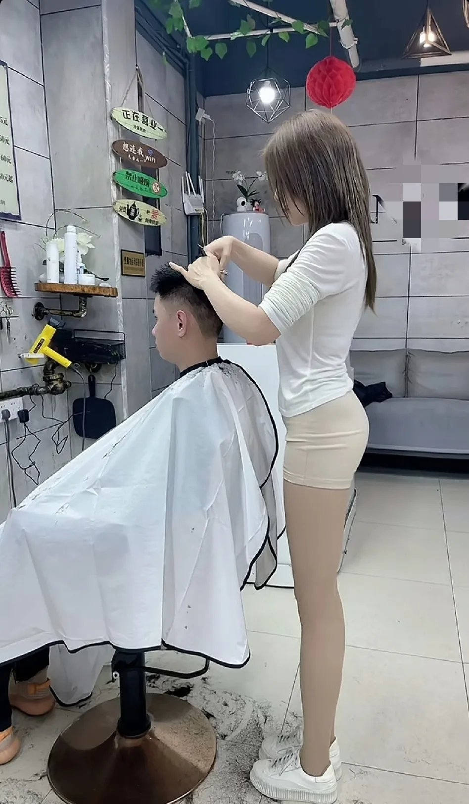 去理发店剪头发怎么说,去理发店剪头发怎么说才能剪的好看