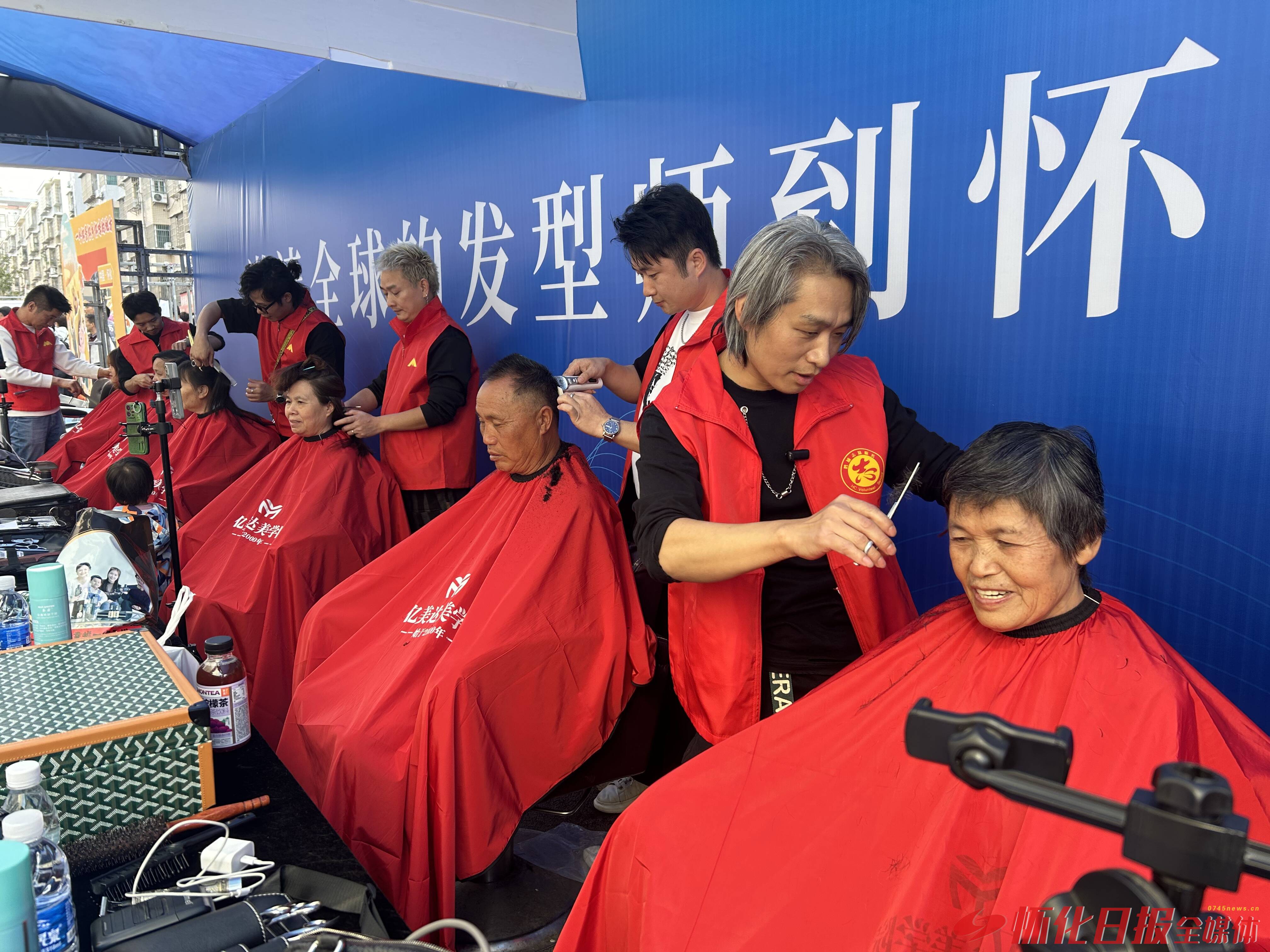 去理发店剪头发怎么说,去理发店剪头发怎么说才能剪的好看